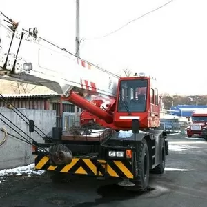 Японский самоходный кран Тадно.