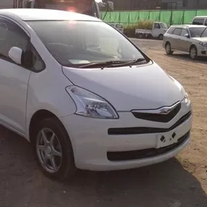 Toyota Ractis,  2005 год Двигатель: 	бензин,  объём 1500 куб.см