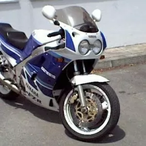 Yamaha FZR 1000 Genesis