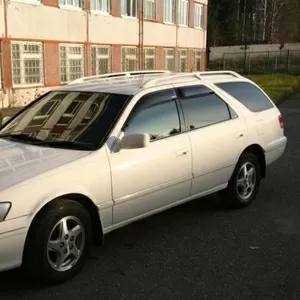 Продам Toyota Mark II Qualis,  2000 год