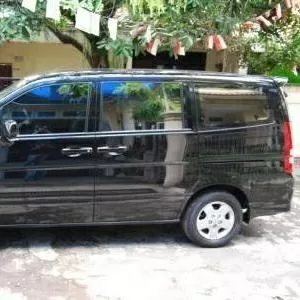 продам Nissan Serena Б/у , год выпука 2001, цвет-черный,  объем двигателя