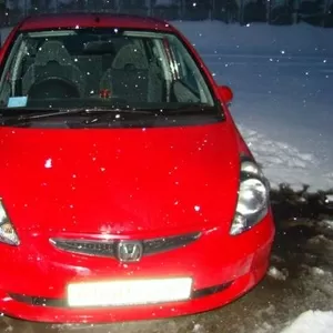 Продам автомобиль Honda Fit 2002 года 